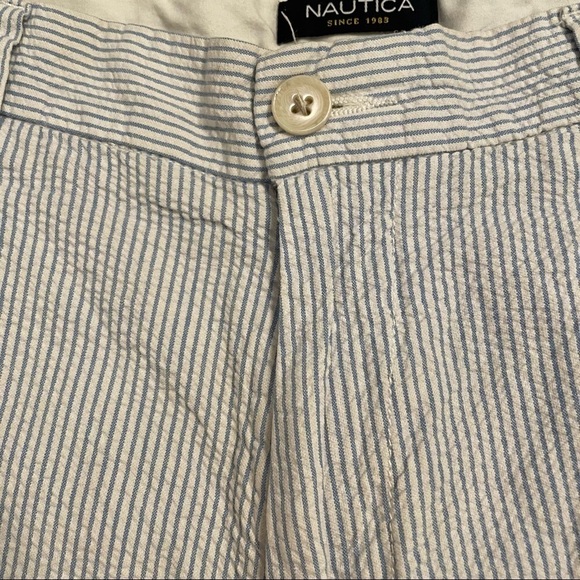 Nautica Seersucker Shorts Blue and White Striped A Bit Trimmer Fit Style Size 30 - Picture 4 of 11